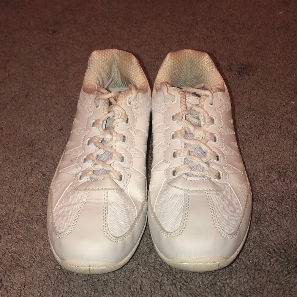 Chassé Cheer Sneakers